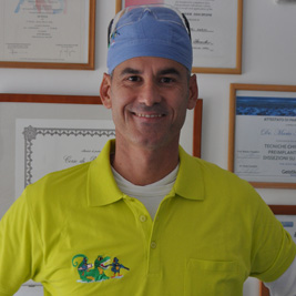 DOTTOR.MARIO ALDO SESIA : titolare e medico odontoiatra generico con specializzazione clinica in chirurgia e parodontologia.